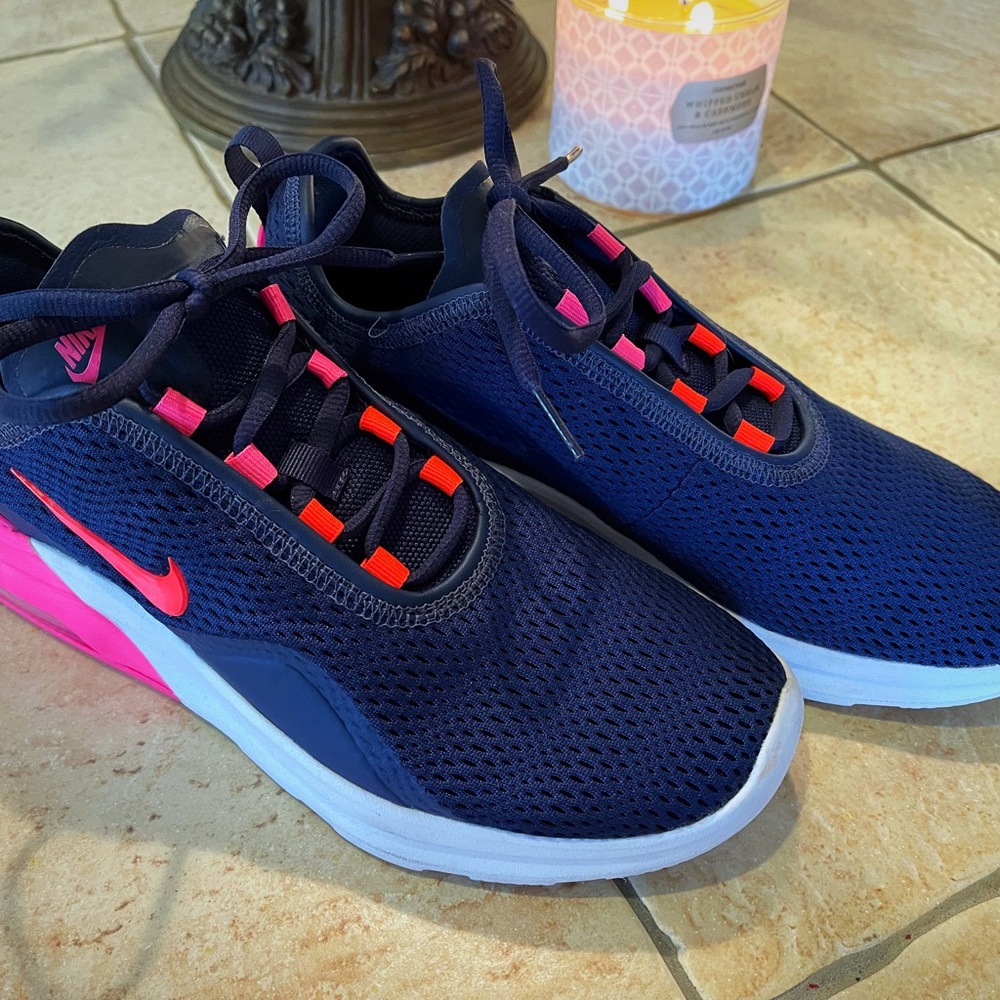 Cute NIKE running/walking shoes!
